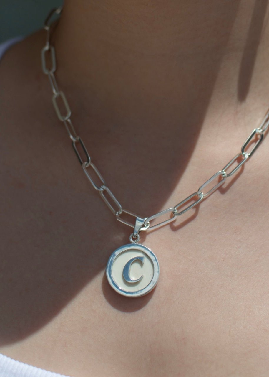 Inicial Cuerno Sencilla