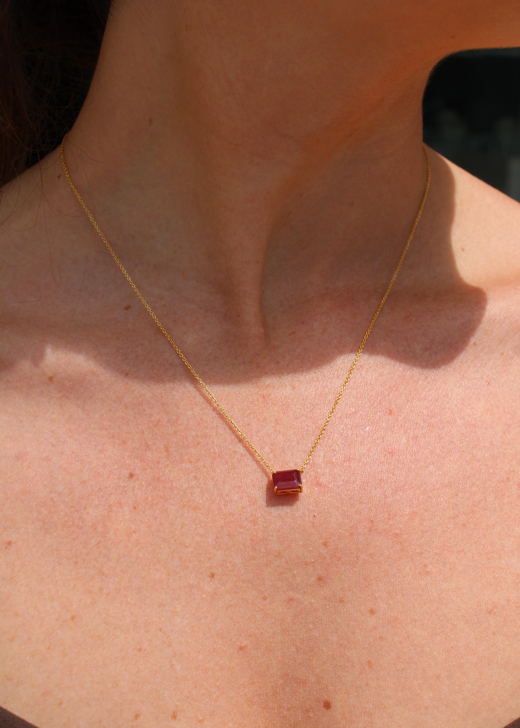 Collar Rubí Uñas