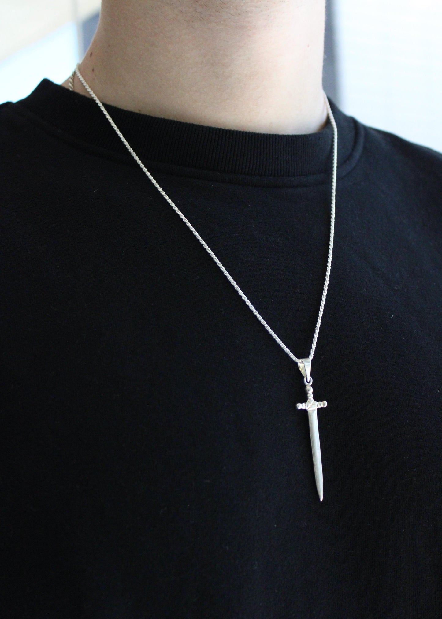 Collar De Espada Mediano