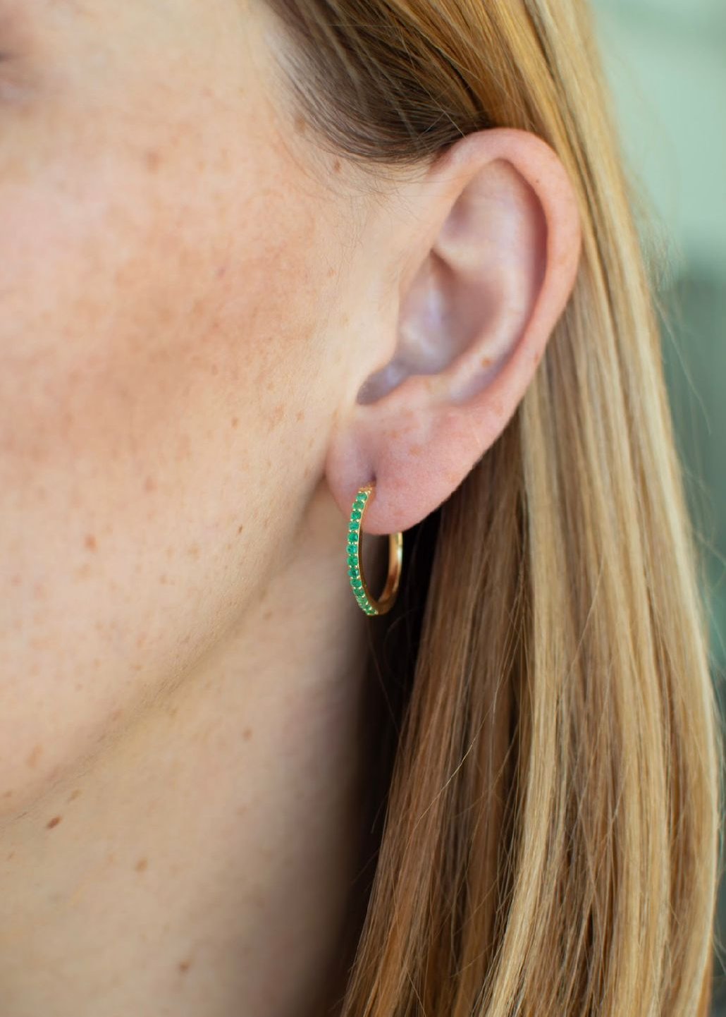 Hoops Esmeralda Oro 10k