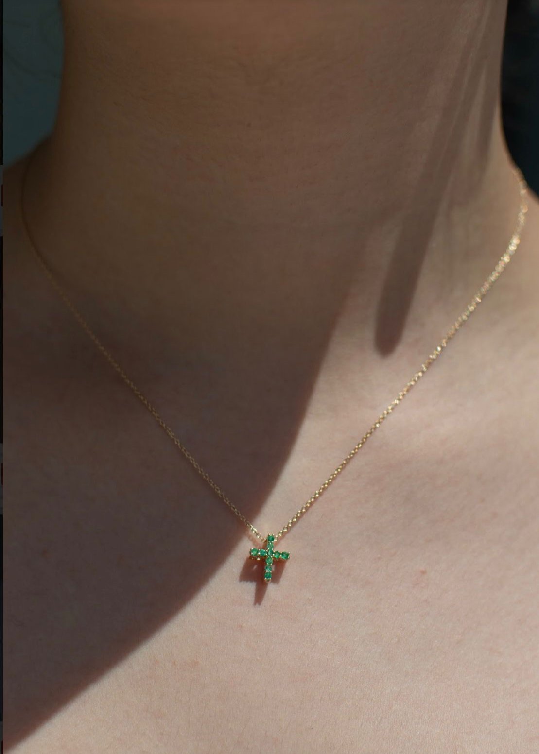 Collar Cruz c/Piedras Oro