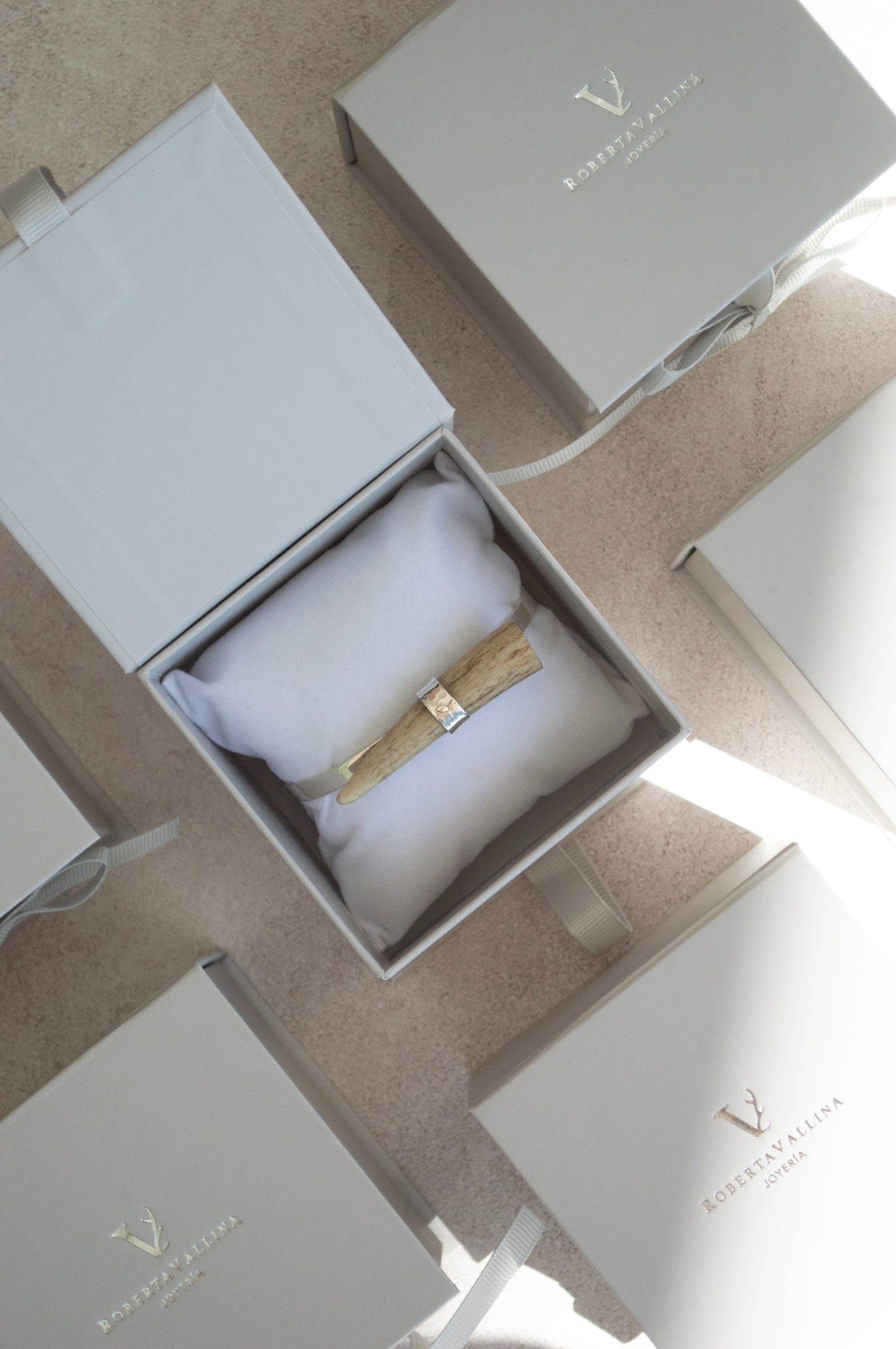 Brazalete Cuerno Plata