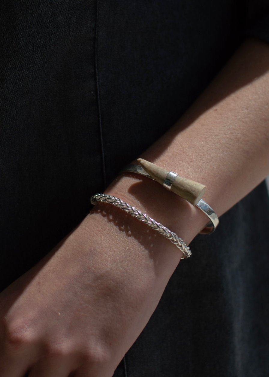 Brazalete Cuerno Plata
