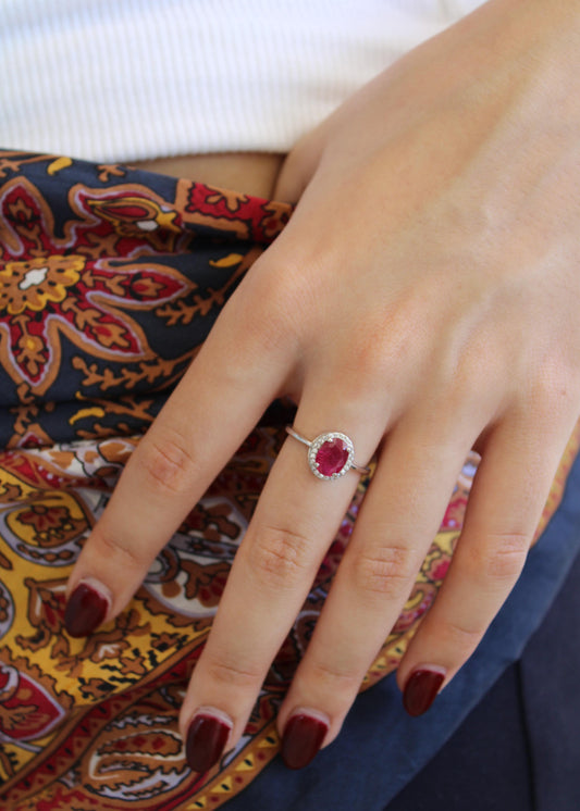 Anillo Rubí c/topacios