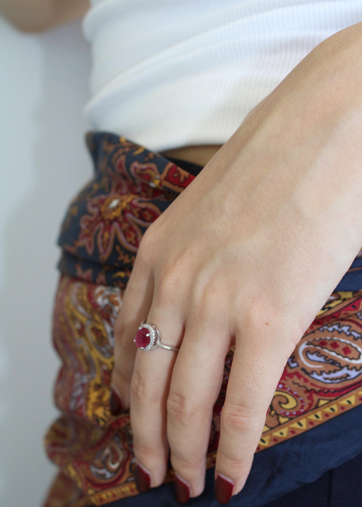 Anillo Rubí c/topacios