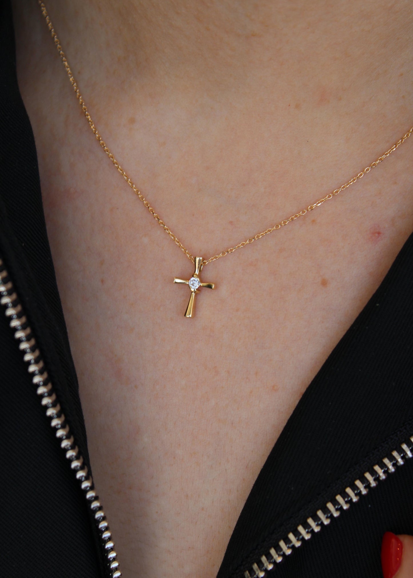 Collar Cruz c/diamante oro 10k