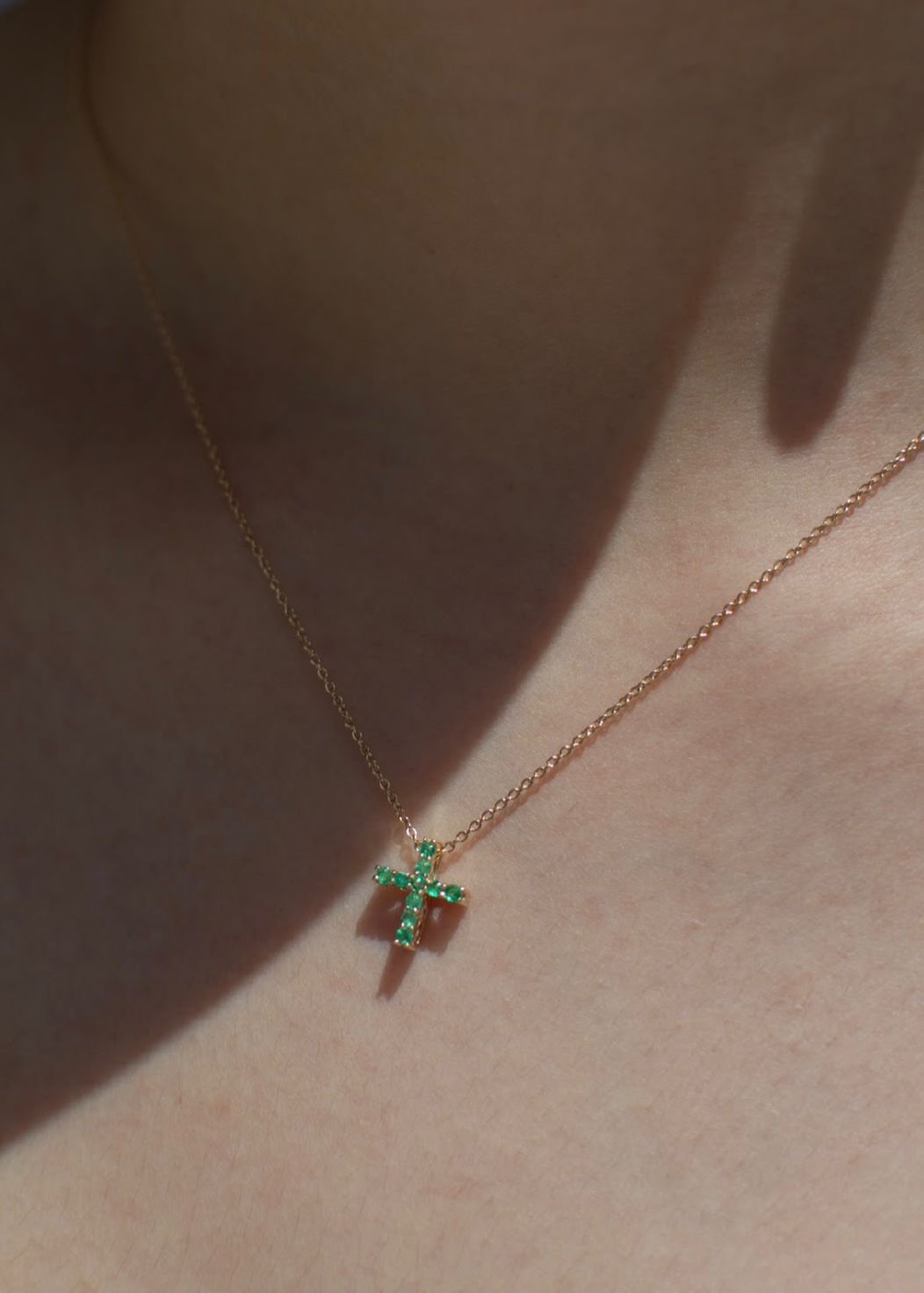 Collar Cruz c/Piedras Oro