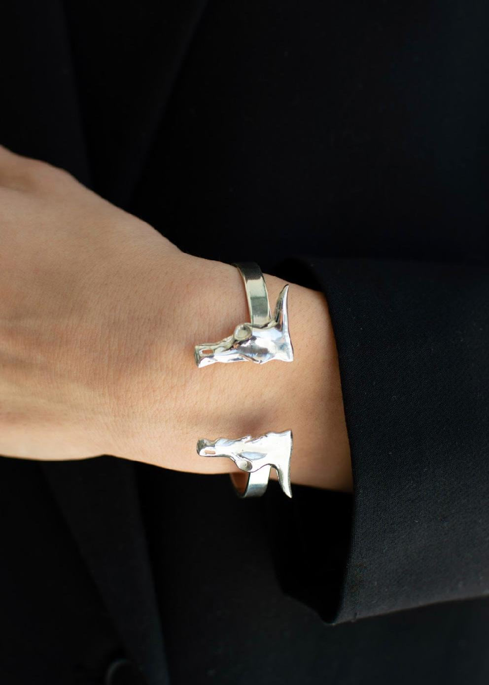 Brazalete Medio Toro